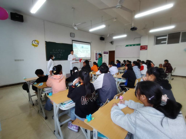开展关爱西藏学生口腔健康宣教活动