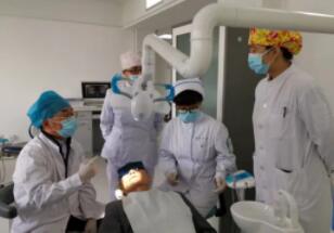 WCLI世界临床激光学会陈香孝硕士来兰州大学口腔医院交流