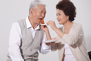 老人吃什么好？饭菜不是越软越好